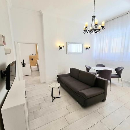Lux Apartment Near Bridge ซาดาร์ ภายนอก รูปภาพ